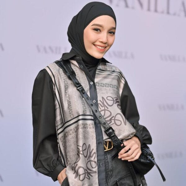 Vanilla Hijab - Felicita BLOUSE - Image 2